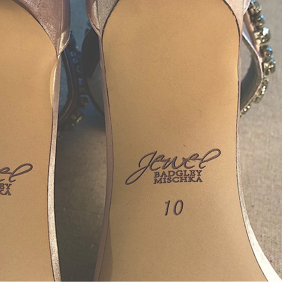 Badgley Mischka Raleigh Jeweled Satin High Heels. Woman’s Size 10 - Picture 3 of 15